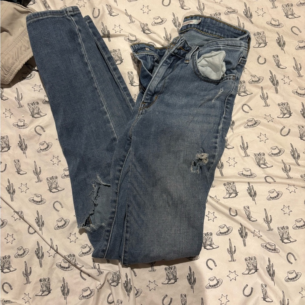 Levi skinny jeans